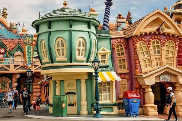 Cȏng viên Disneyland ở đȃu? Cȏng viên cổ tίch lớn nhất thế giới